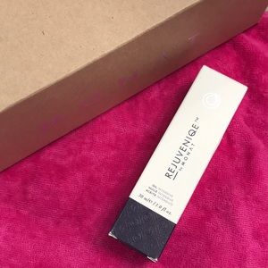 Monat REJUVENIQE ®  Oil Intensive